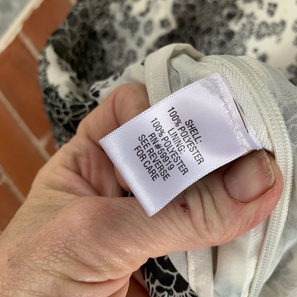 Beautiful Chiffon lined sleeveless blouse - Picture 2 of 5